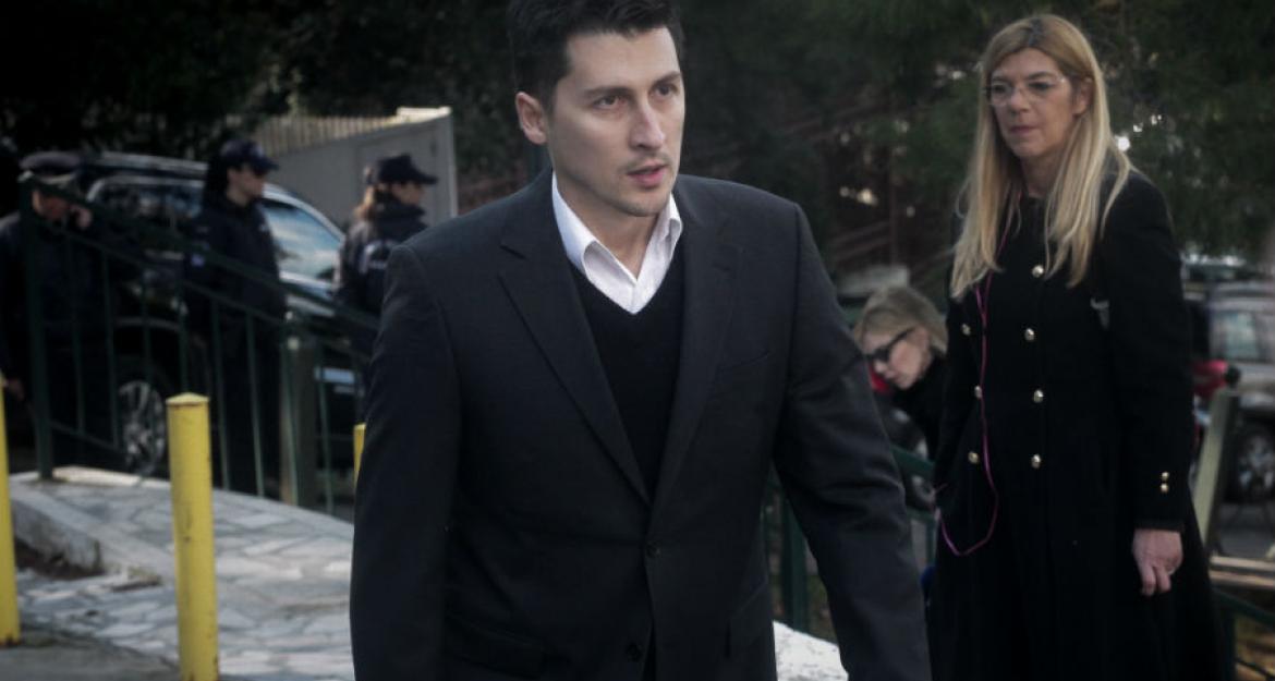 Πλήθος κόσμου στην κηδεία του Θέμου Ανασταδιάδη
