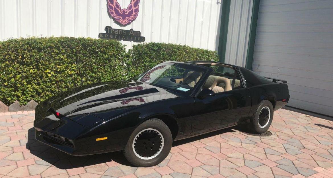 Προς πώληση μία εξαιρετική ρέπλικα του θρυλικού KITT 