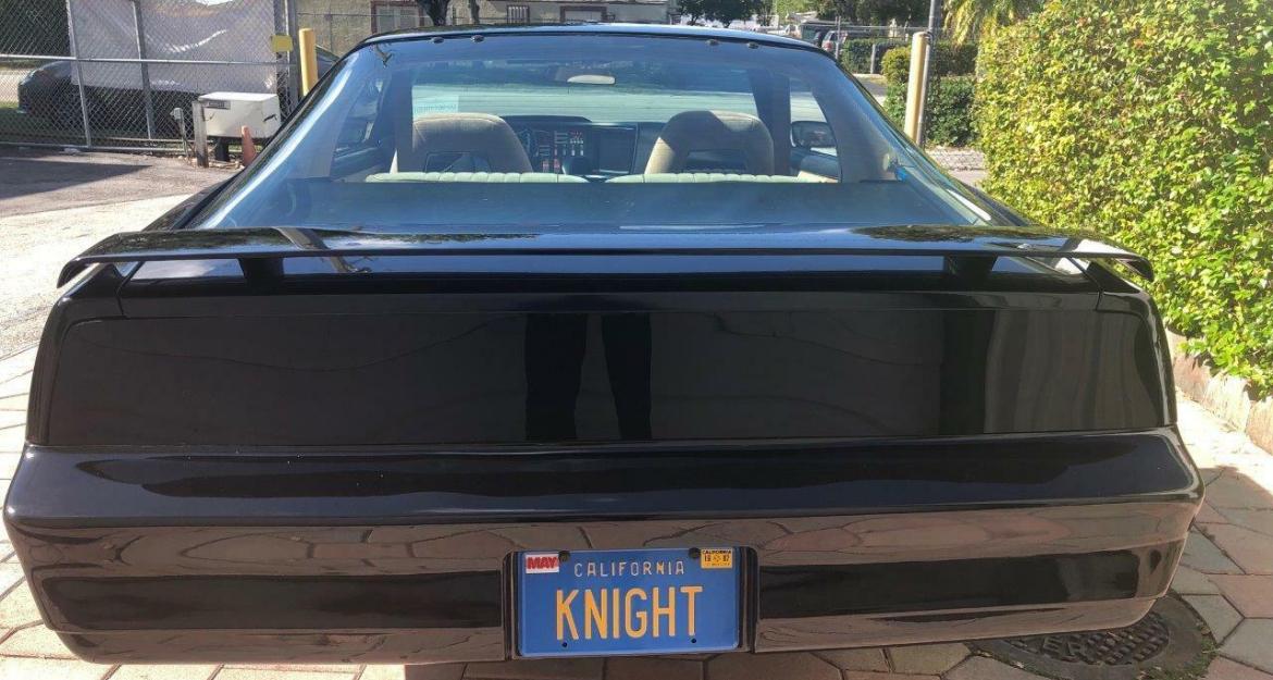 Προς πώληση μία εξαιρετική ρέπλικα του θρυλικού KITT 