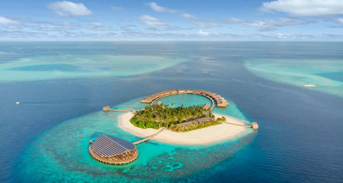 Υπερπολυτελές θέρετρο σε ιδιωτικό νησί λειτουργεί με ηλιακή ενέργεια (pics)