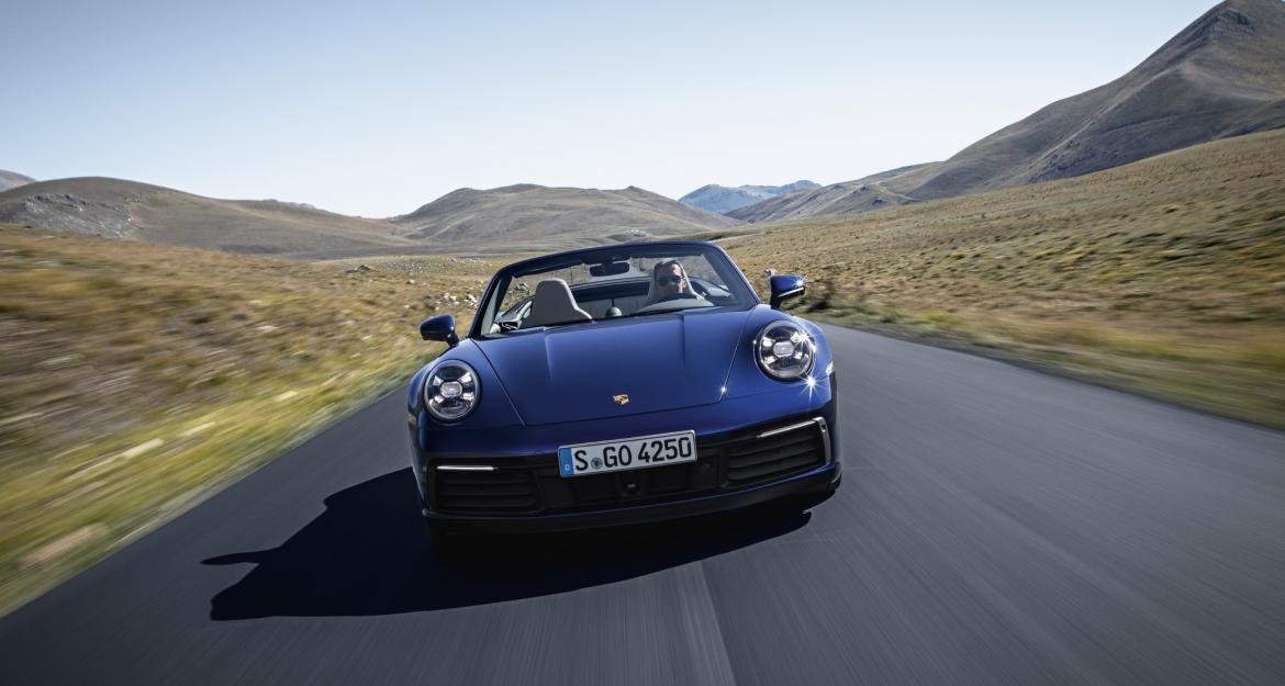 Porsche 911 Cabriolet: Γοητεύοντας τα πλήθη!