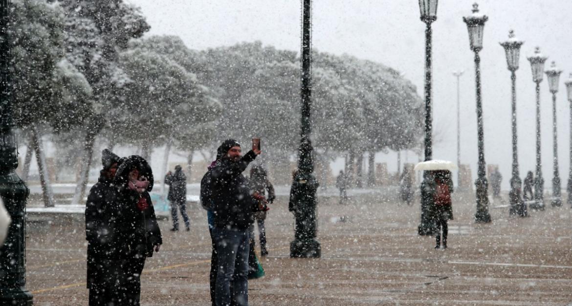 «Στα λευκά» όλη η χώρα - Μέχρι τις 10 Ιανουαρίου η κακοκαιρία