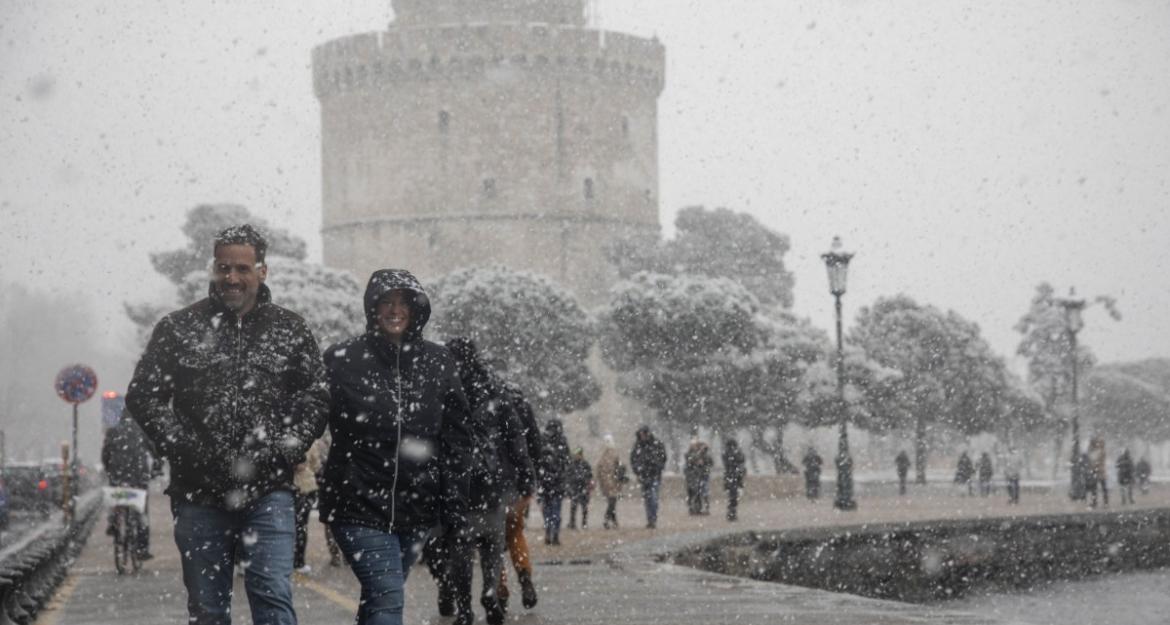 «Στα λευκά» όλη η χώρα - Μέχρι τις 10 Ιανουαρίου η κακοκαιρία