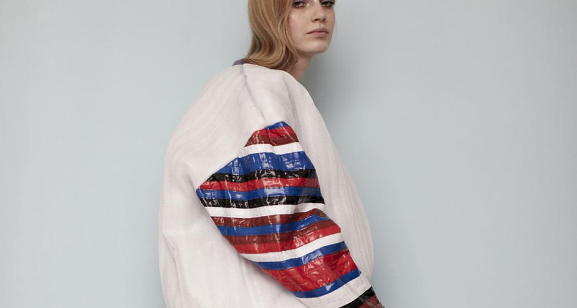 Σε νεαρή σχεδιάστρια με ακτιβιστική δράση απονεμήθηκε το βραβείο « Βασίλισσα Ελισάβετ ΙΙ» (pics)