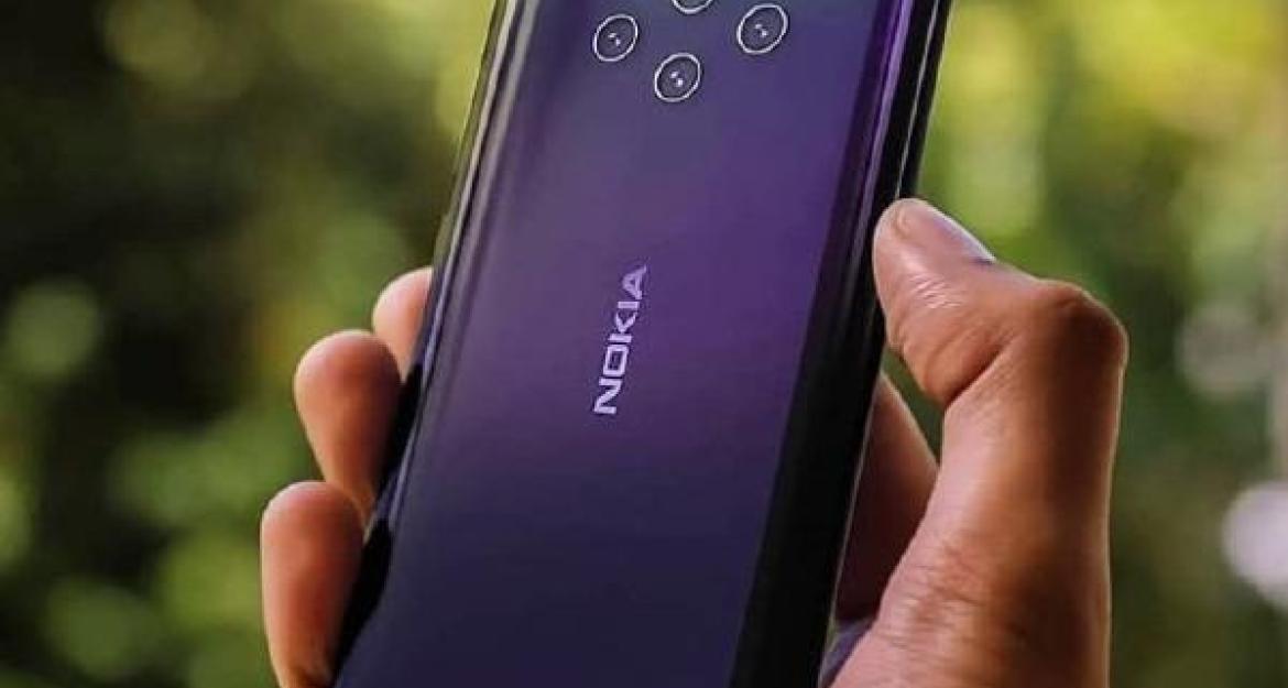 Κινητό με... πέντε κάμερες δια χειρός Nokia