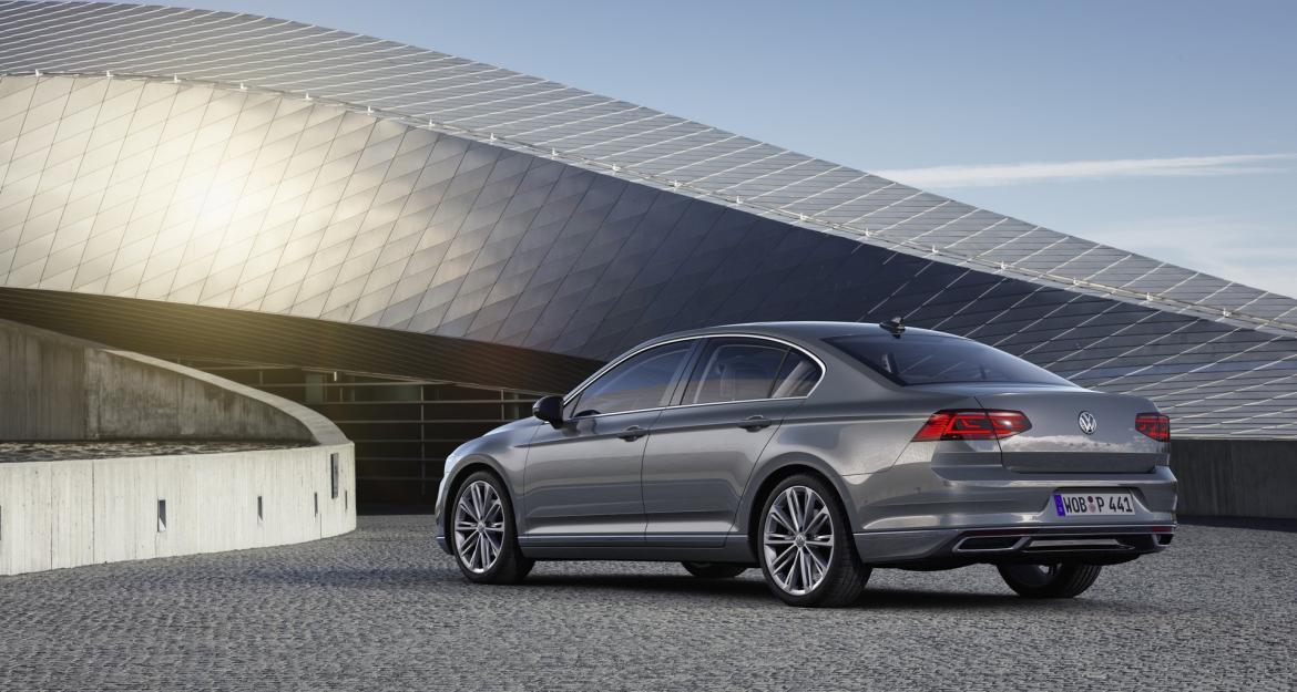 Volkswagen Passat: Ανανέωση στα σημεία! 