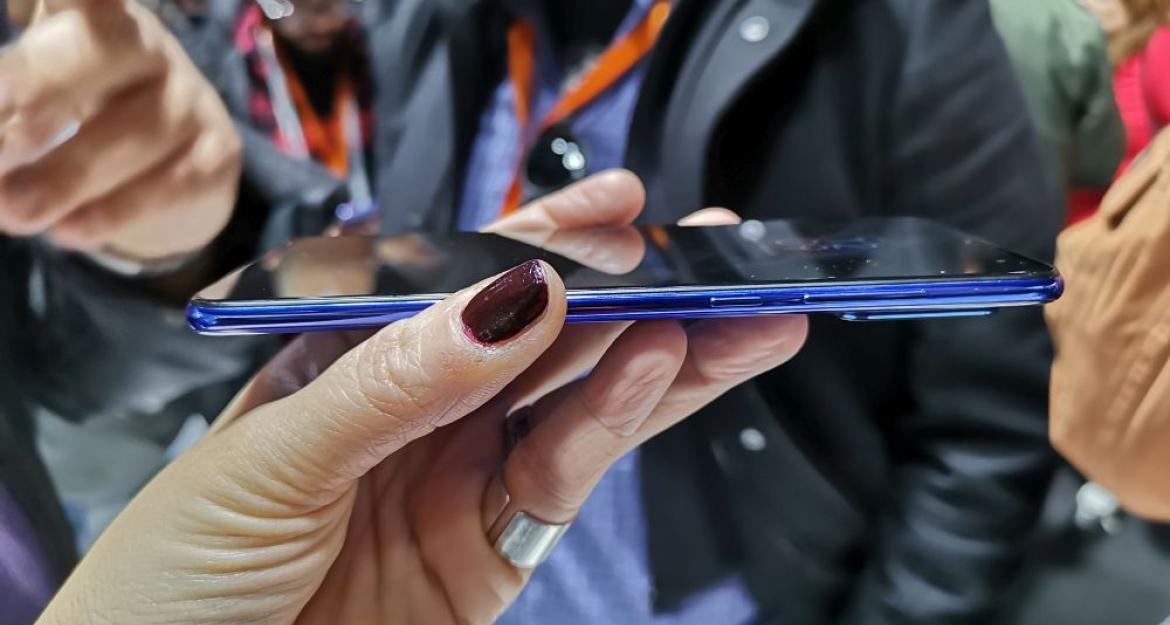 Smartphone 5G στα... 599 ευρώ παρουσίασε η Xiaomi (pics)