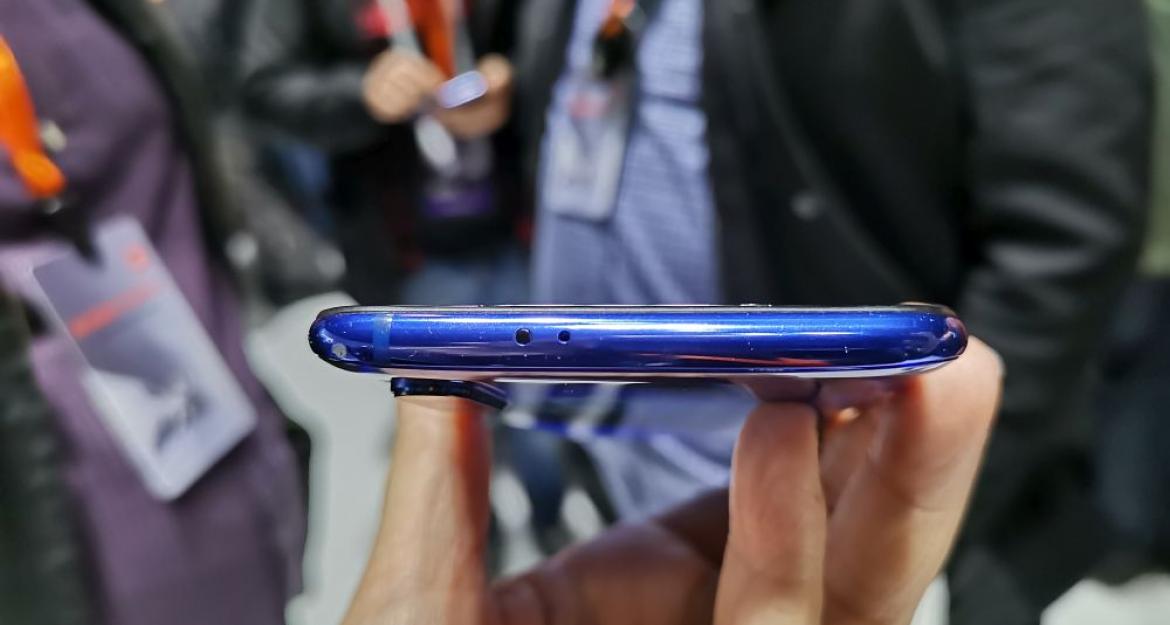 Smartphone 5G στα... 599 ευρώ παρουσίασε η Xiaomi (pics)