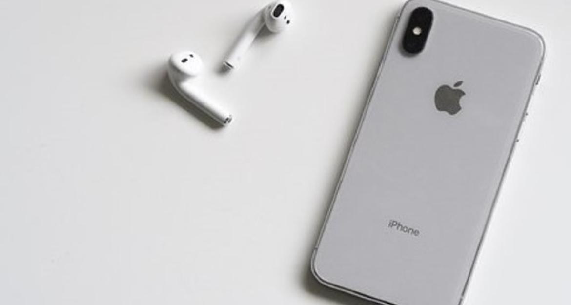 Τη νέα γενιά Airpods κυκλοφόρησε η Apple (pics)