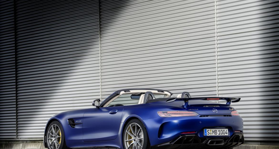 Αυτή είναι η συλλεκτική Mercedes-AMG GT R Roadster!
