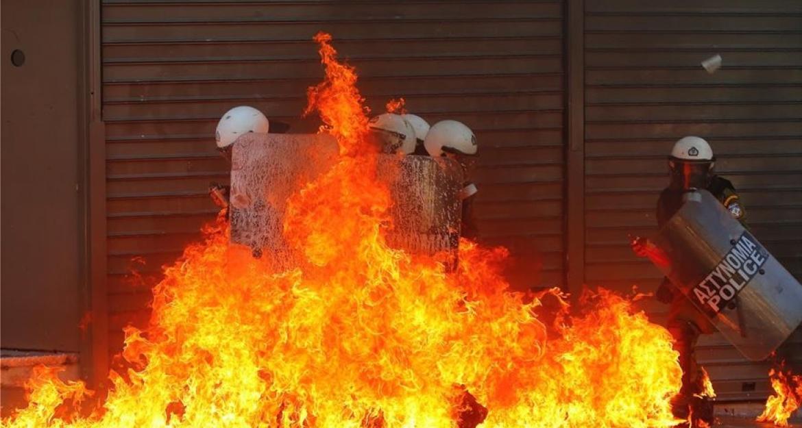 Πέθανε ο πολυβραβευμένος φωτορεπόρτερ Γιάννης Μπεχράκης