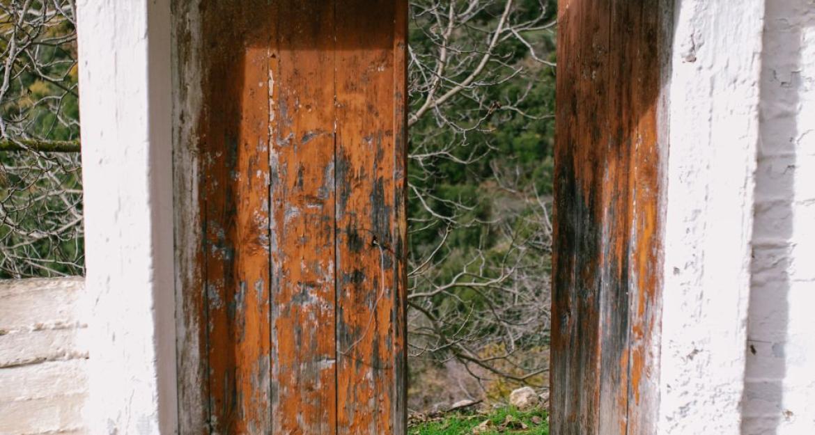Πέντε νέοι προσπαθούν να αναβιώσουν το ερημωμένο χωριό της Βαμβακούς