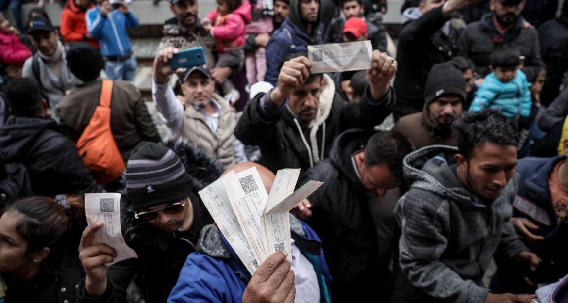 Κατάληψη στον Σταθμό Λαρίσης απο πρόσφυγες και μετανάστες (pics)