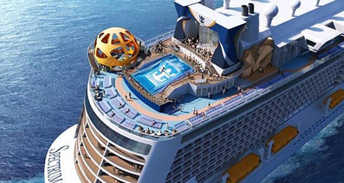 Στον Πειραιά έδεσε το εντυπωσιακό κρουαζιερόπλοιο «Spectrum of the Seas» 