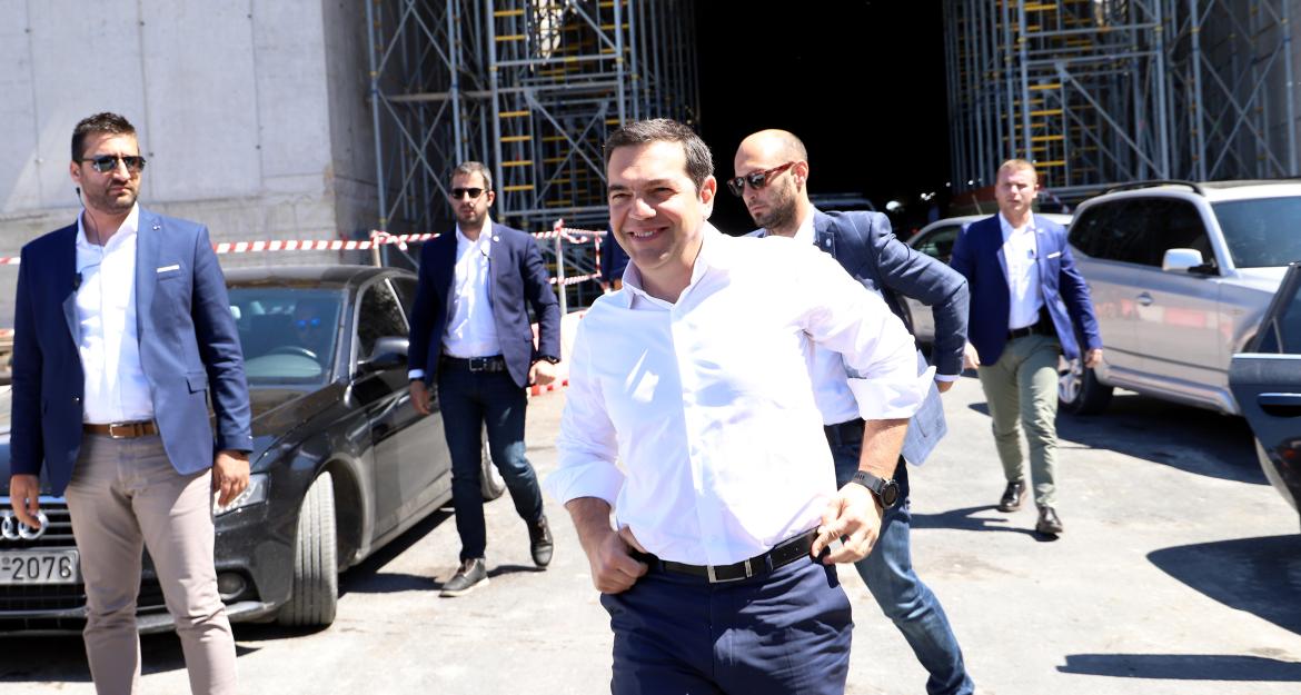 Επιθεωρεί τα έργα για τον οδικό άξονα στη Μεσαρά ο Αλέξης Τσίπρας (pics + vid)