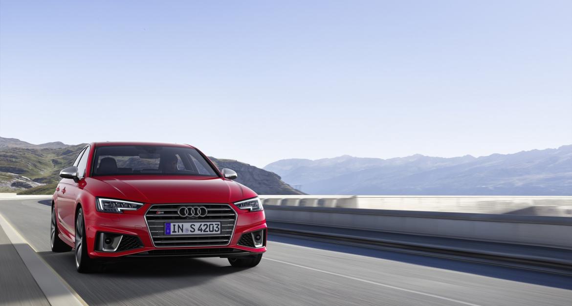 Αποκλειστικά με κινητήρα diesel το νέο Audi S4!
