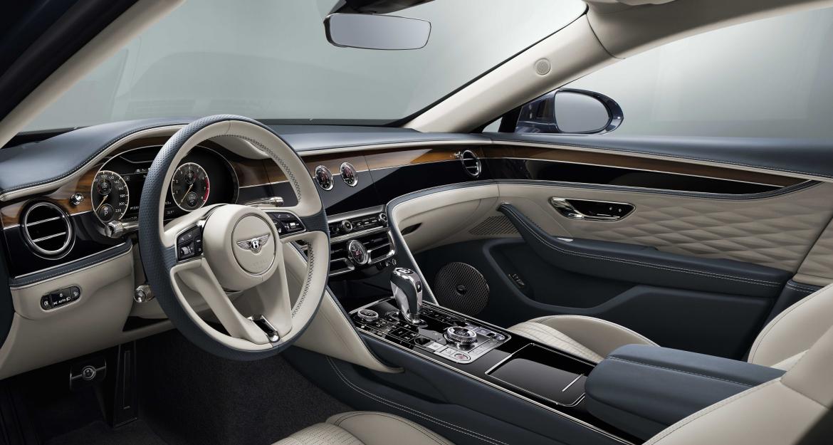 Bentley Flying Spur: Η επιτομή της σπορ πολυτέλειας!