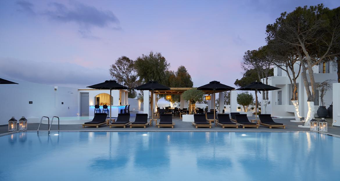 Πλήρως ανακαινισμένο το Kalisti Hotel & Suites στην Σαντορίνη