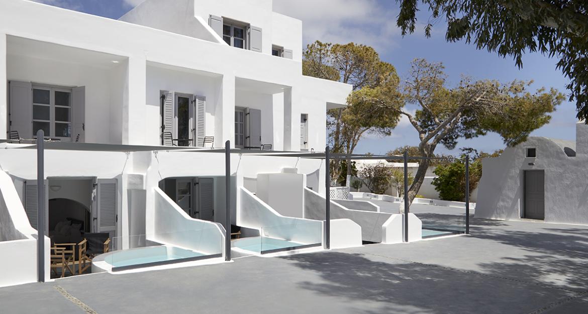 Πλήρως ανακαινισμένο το Kalisti Hotel & Suites στην Σαντορίνη