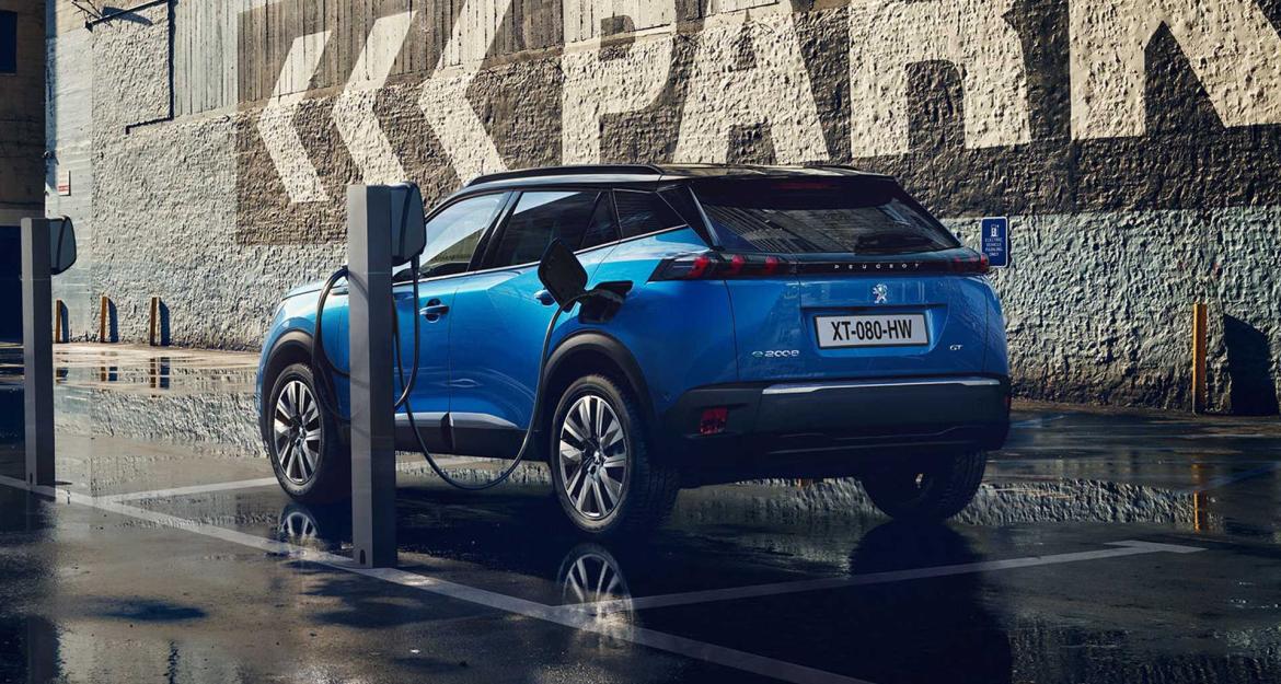 Αυτό είναι το εντελώς νέο Peugeot 2008!