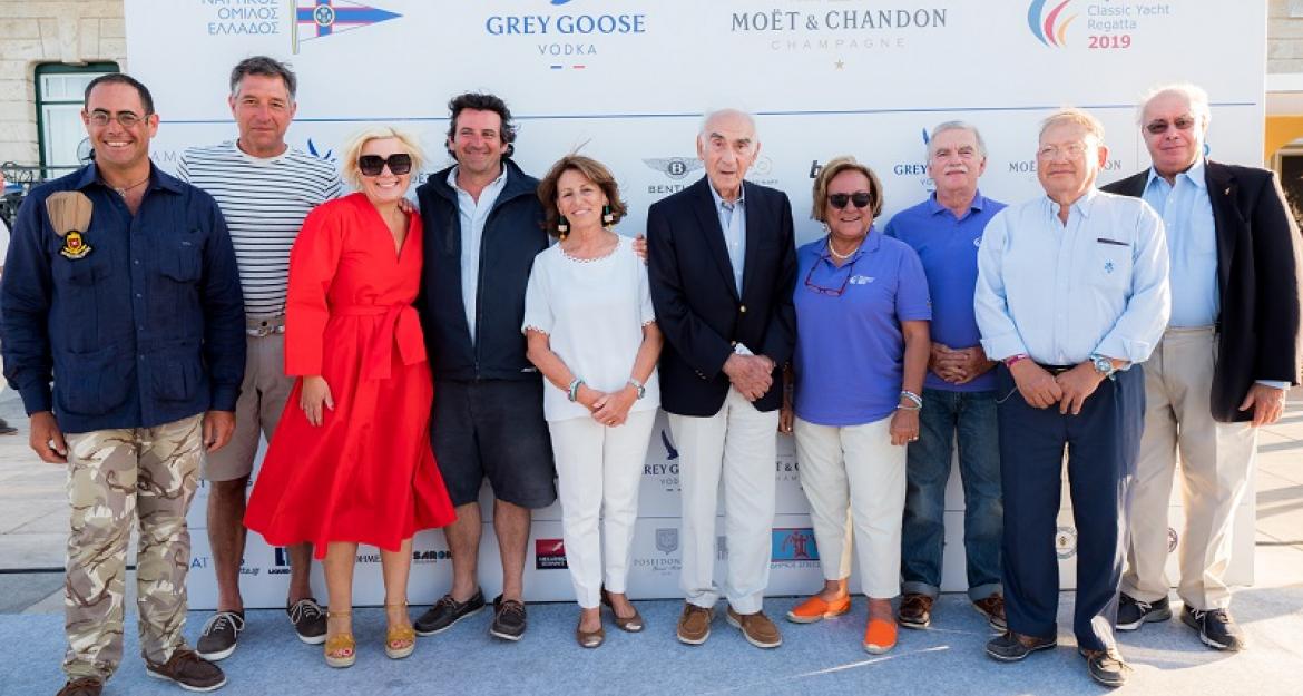 To Spetses Classic Yacht Regatta στην 9η του χρονιά πήρε το… Gold! (pics)