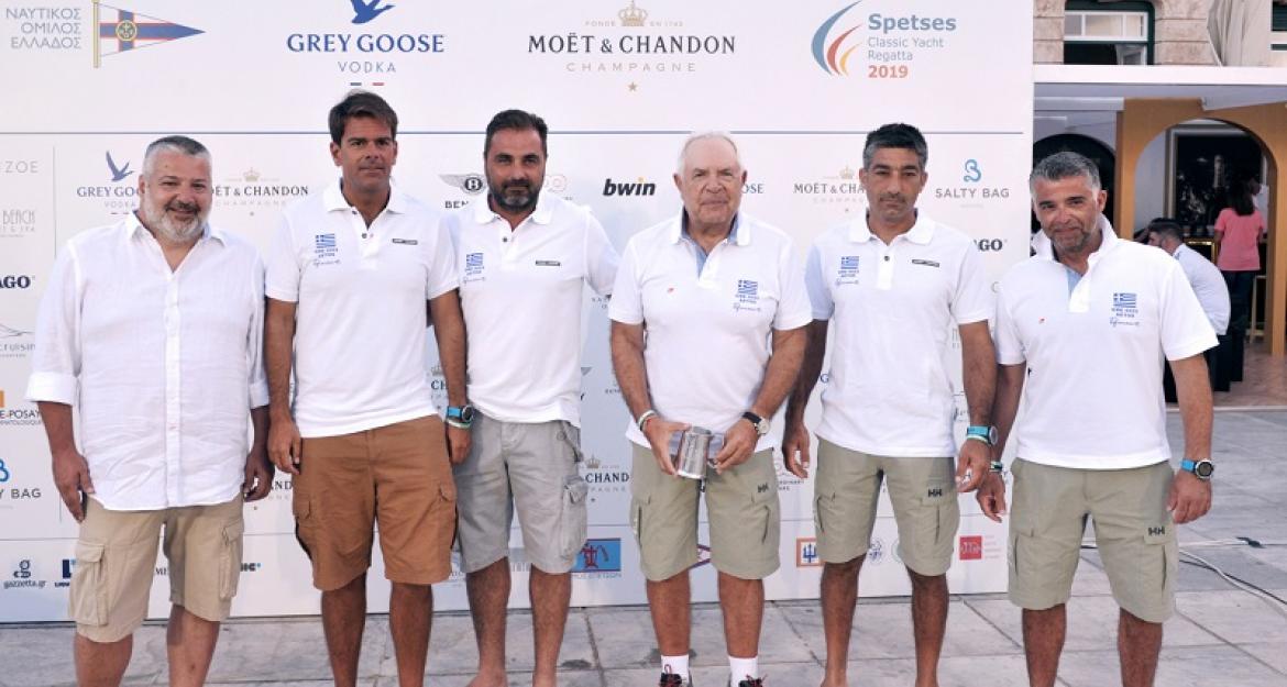 To Spetses Classic Yacht Regatta στην 9η του χρονιά πήρε το… Gold! (pics)