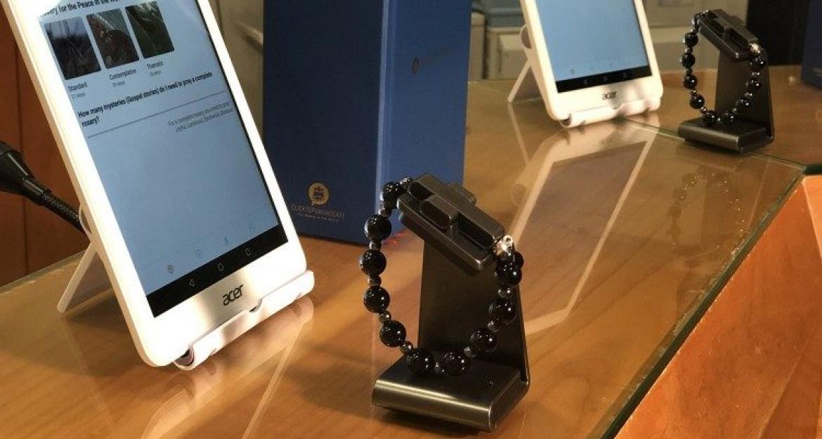 «Προσευχηθείτε με ένα κλικ»: Το Βατικανό κυκλοφορεί ηλεκτρονικό προσευχητάρι από 99 ευρώ