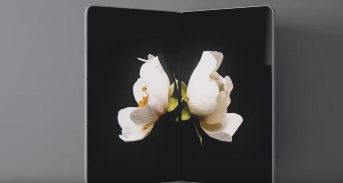 Οι νέες συσκευές της Microsoft θυμίζουν βιβλία με δύο οθόνες (pics & vid)