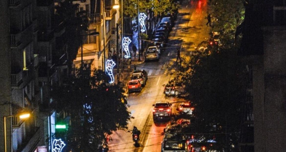 Η ΔΕΗ στολίζει για πρώτη φορά την Χαλκοκονδύλη και την 3ης Σεπτεμβρίου (pics)