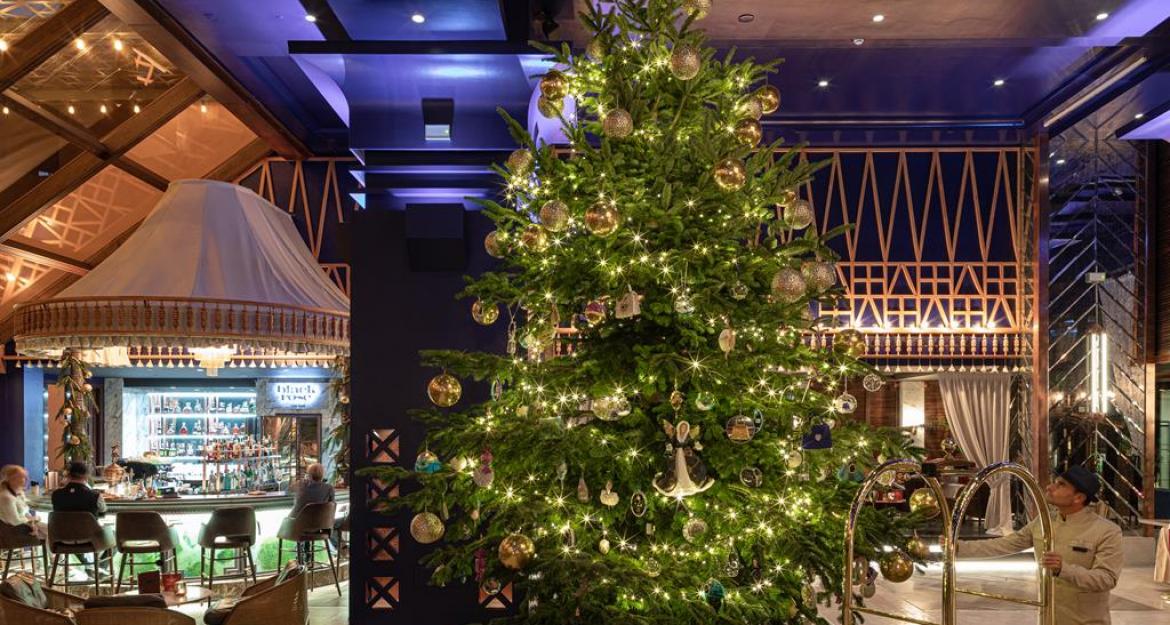 Το ακριβότερο χριστουγεννιάτικο δέντρο του κόσμου κοστίζει 14 εκατ. ευρώ (pics & vid)