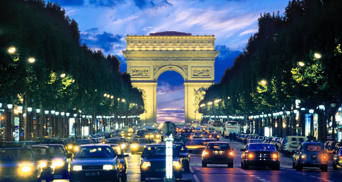 Κίτρινα γιλέκα: «Μάχη» αστυνομικών-διαδηλωτών στο Παρίσι (pics&vid)