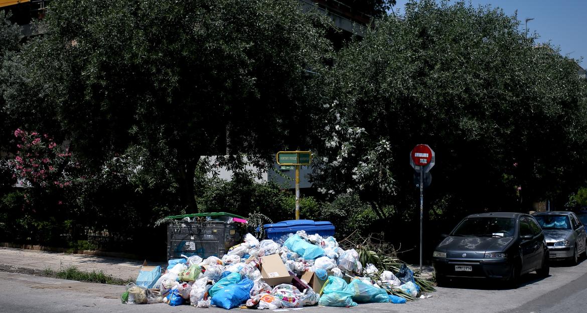 Ιατρικός Σύλλογος Πειραιά: Κίνδυνος για την δημόσια υγεία τα σκουπίδια