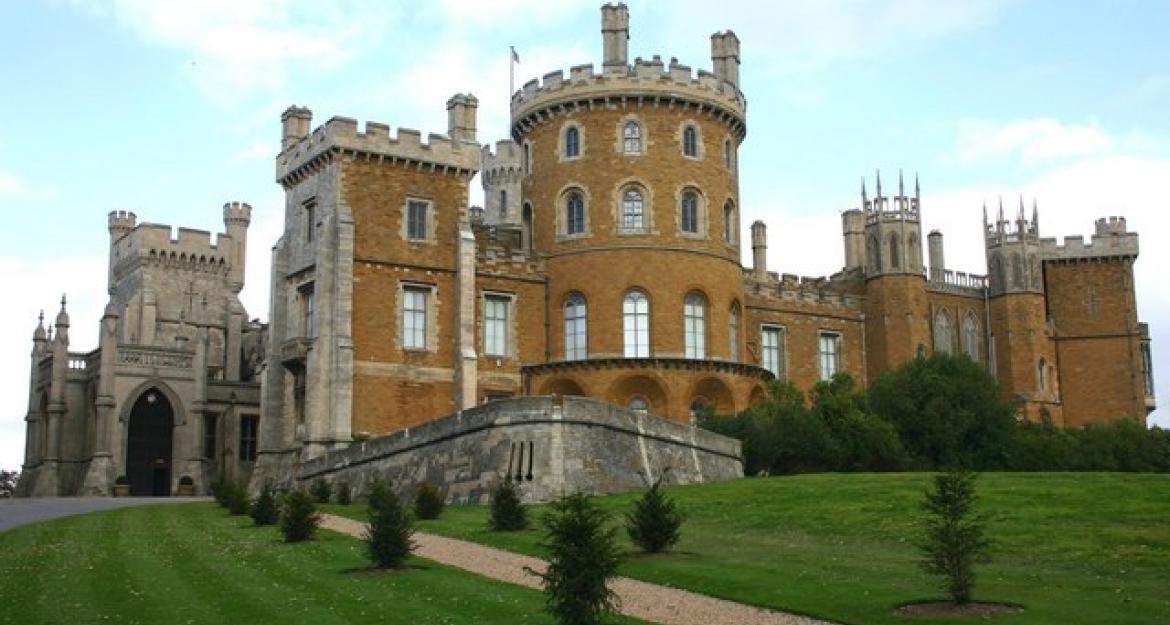 Το κάστρο του «The Crown» έγινε Airbnb (pics)