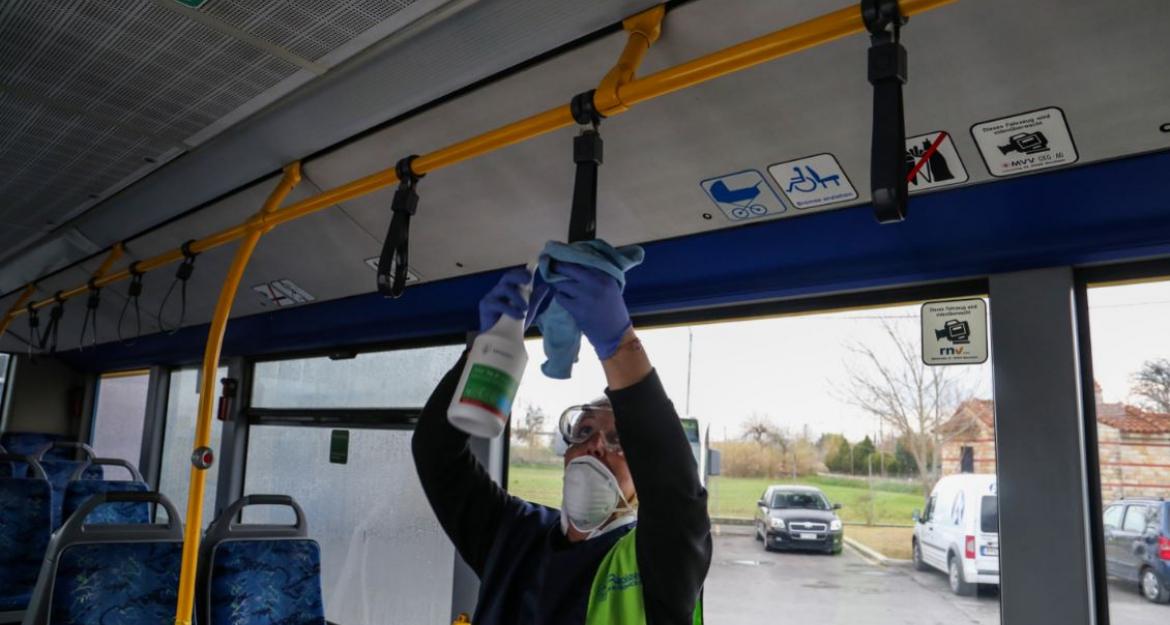 ΟΑΣΑ: Καθημερινή απολύμανση σε λεωφορεία και συρμούς (pics)