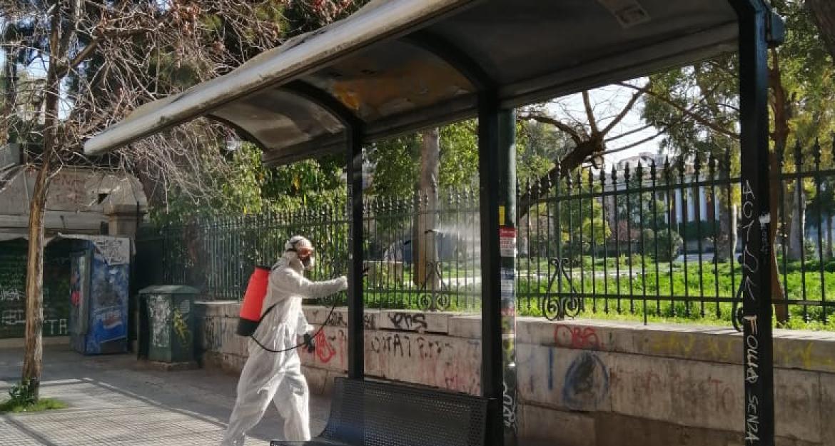 Δήμος Αθηναίων: Καθημερινή απολύμανση σε 750 στάσεις λεωφορείων και τρόλεϊ (pics)