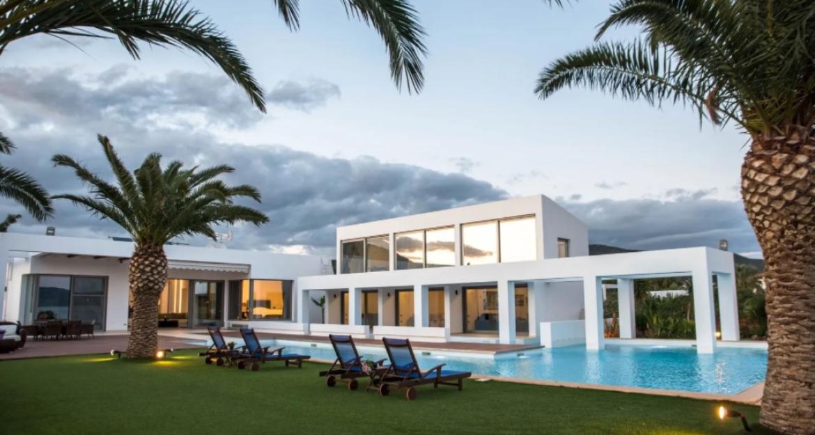 Sea Gem: Πωλείται η μίνιμαλ βίλα των 3,1 εκατ. ευρώ στην Ερμιόνη (pics)