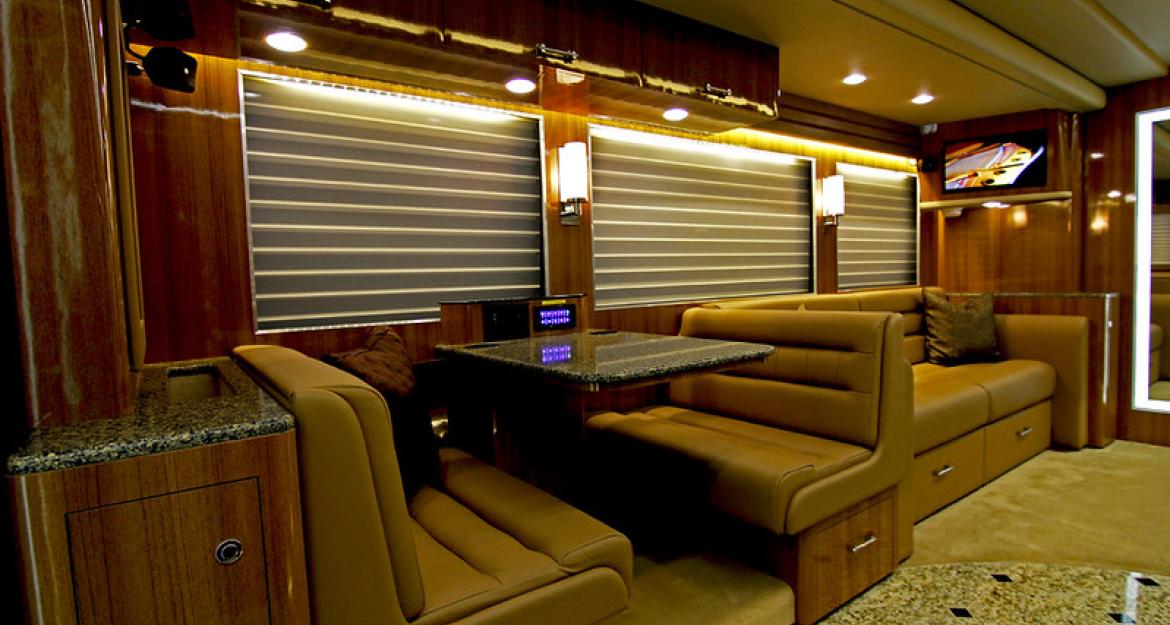 Διαμονή σε πολυτελή λεωφορεία έναντι 2.000 δολαρίων τη βραδιά (pics)