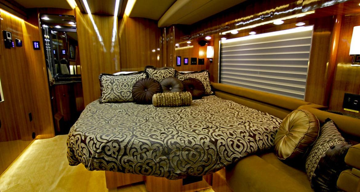 Διαμονή σε πολυτελή λεωφορεία έναντι 2.000 δολαρίων τη βραδιά (pics)