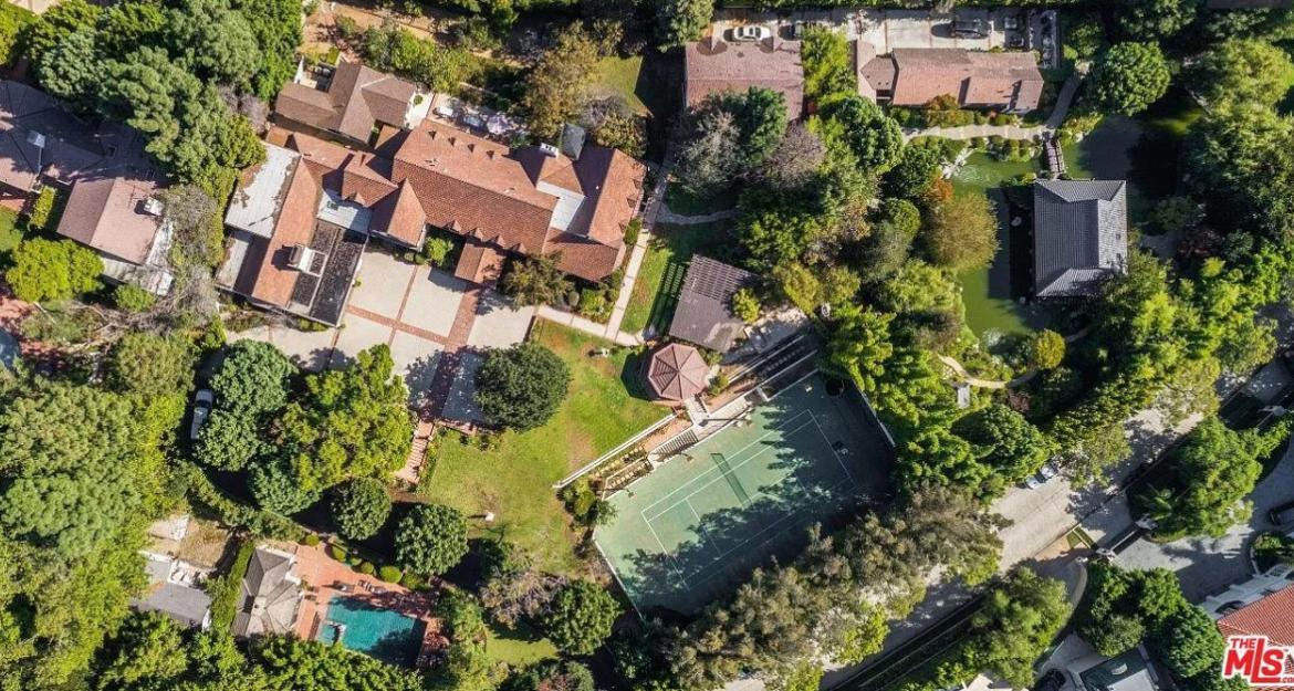 Για 29,3 εκατ. δολάρια πουλήθηκε η βίλα του Έλβις Πρίσλεϊ