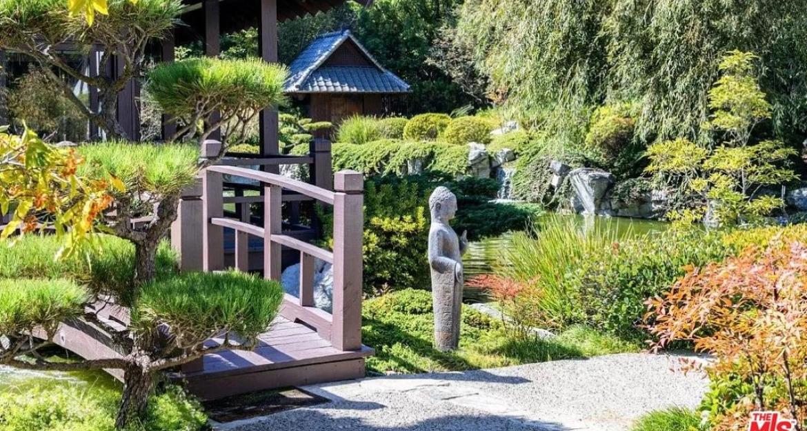 Για 29,3 εκατ. δολάρια πουλήθηκε η βίλα του Έλβις Πρίσλεϊ