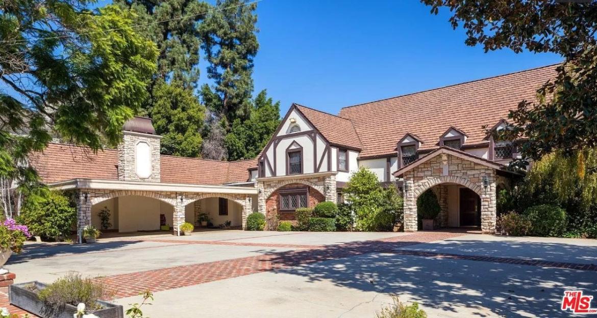 Για 29,3 εκατ. δολάρια πουλήθηκε η βίλα του Έλβις Πρίσλεϊ