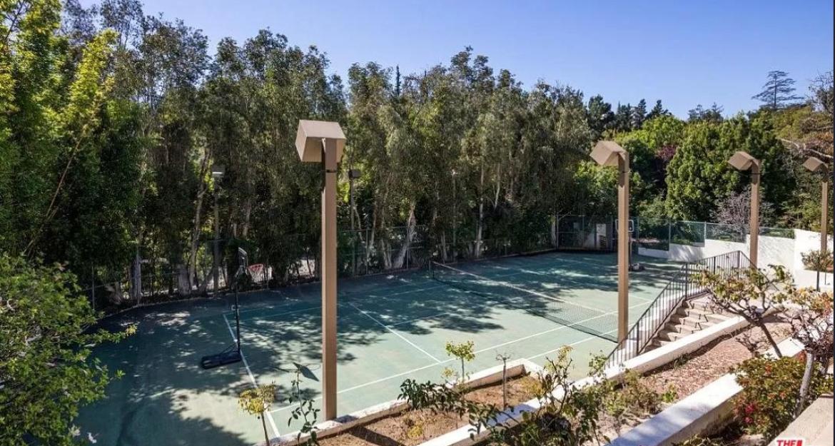 Για 29,3 εκατ. δολάρια πουλήθηκε η βίλα του Έλβις Πρίσλεϊ