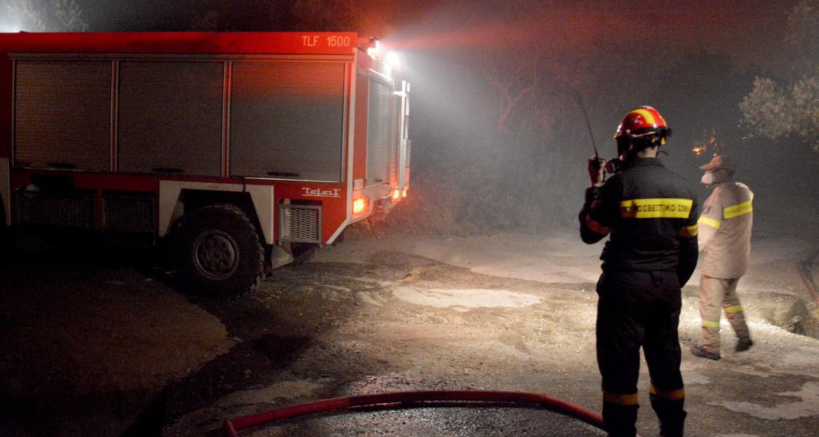 Φωτιά στη Μόρια: Κυβερνητικό κλιμάκιο μεταβαίνει στη Λέσβο - Στις 6 η συνέντευξη Τύπου (pics+vid)