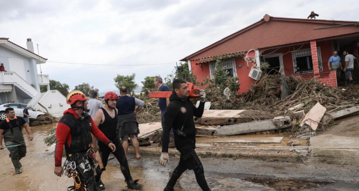 Κακοκαιρία στην Εύβοια: Τραγικός απολογισμός με επτά νεκρούς και εικόνες καταστροφής (pics)