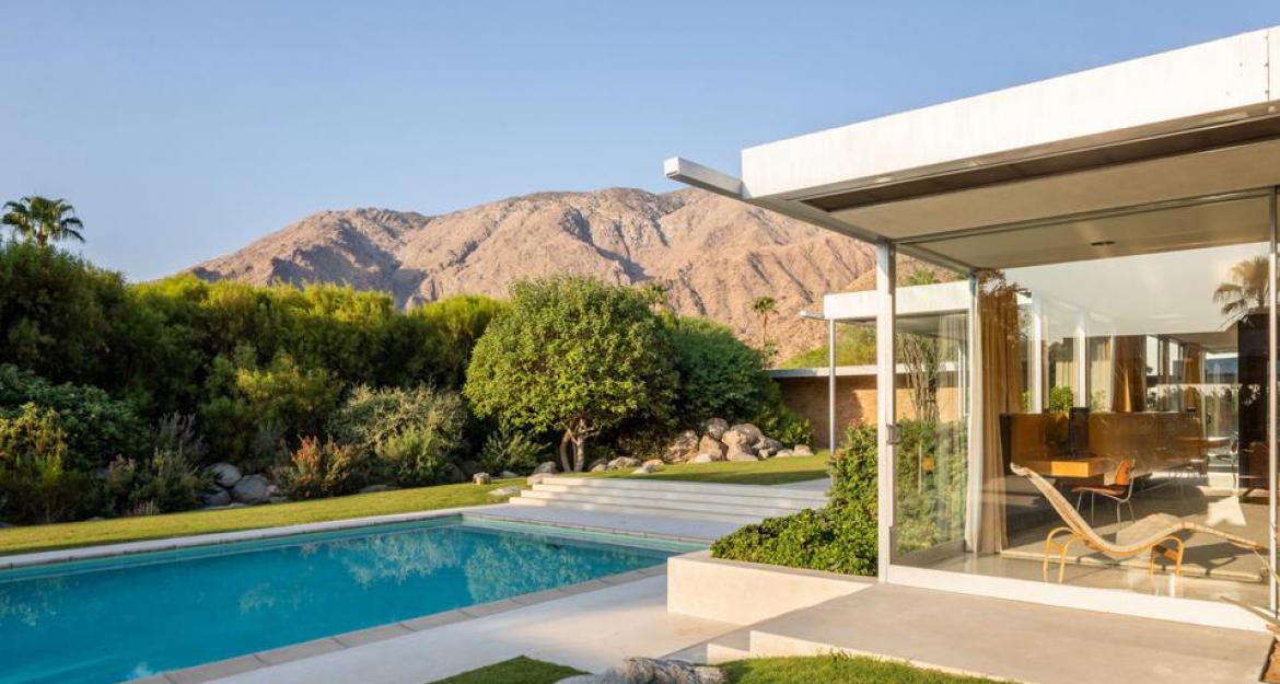 Το διάσημο Kaufmann Desert House πωλείται έναντι 25 εκατ. δολαρίων (pics)