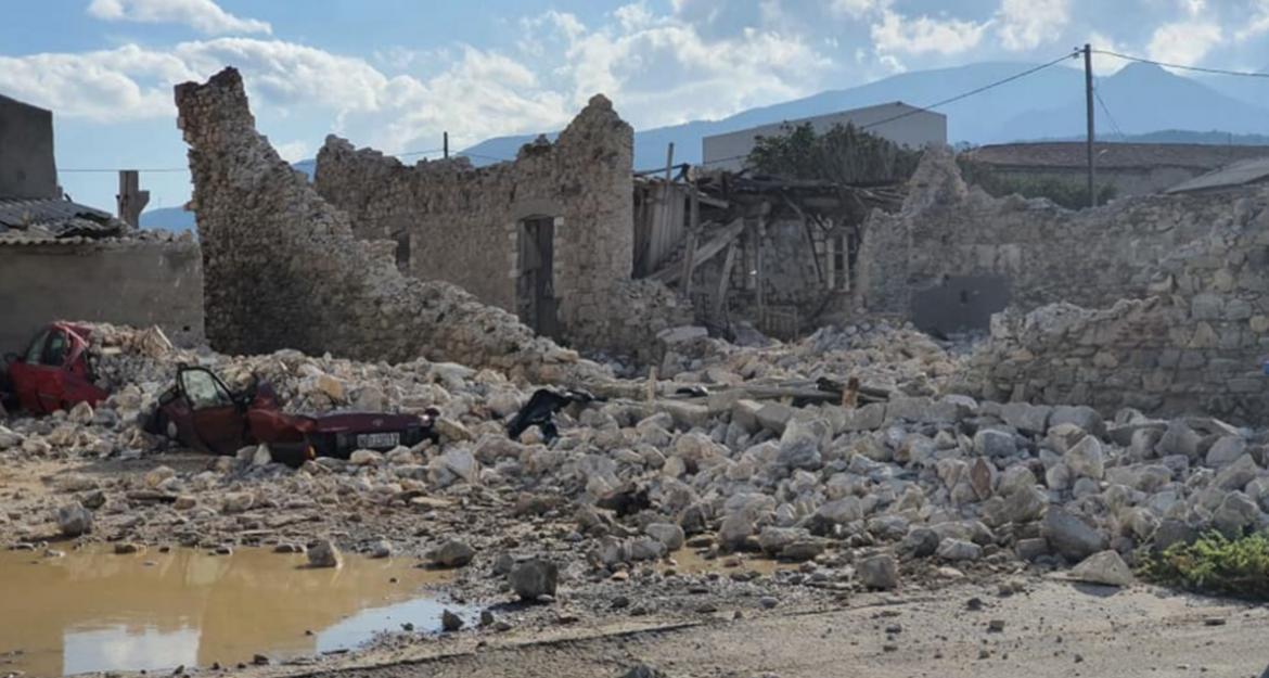 Σεισμός 6,7 Ρίχτερ - Νεκρά δύο παιδιά στη Σάμο - Τουλάχιστον 12 νεκροί και 400 τραυματίες στη Σμύρνη (pics)