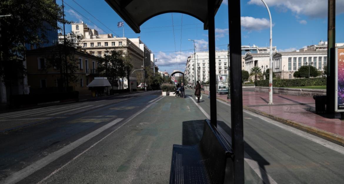 Σε ισχύ από σήμερα η καραντίνα - Άδειοι οι δρόμοι της Αθήνας (pics)
