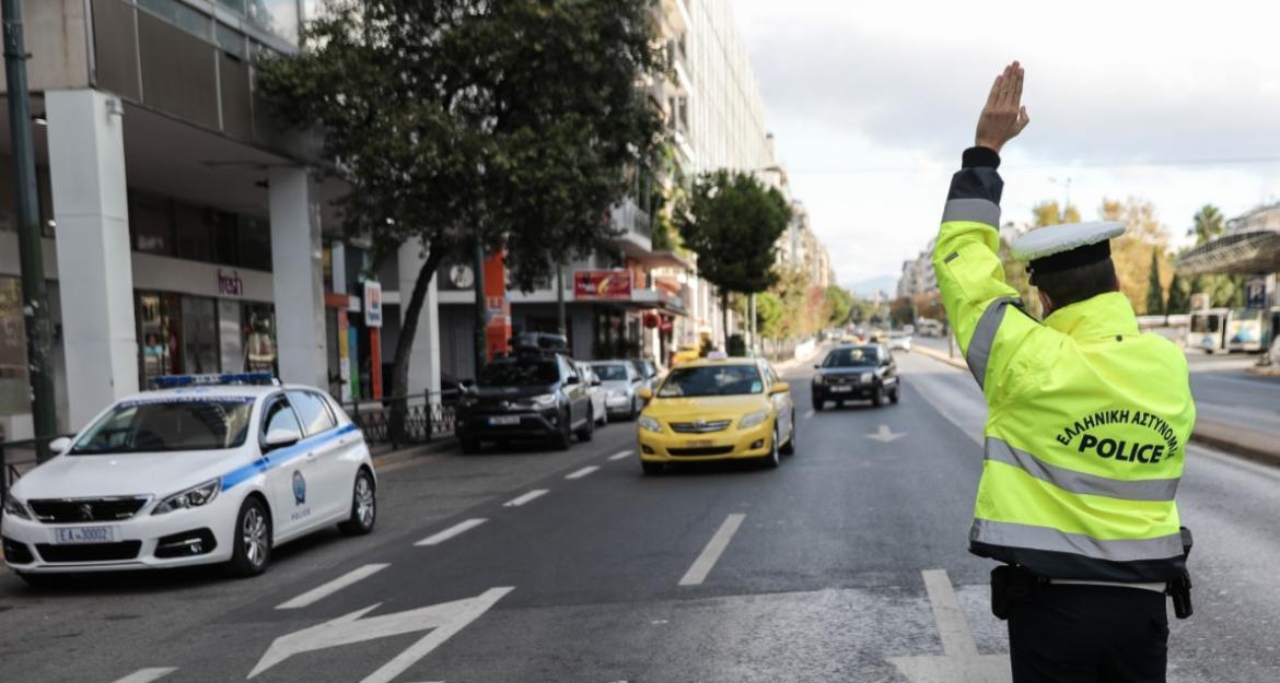 Σε ισχύ από σήμερα η καραντίνα - Άδειοι οι δρόμοι της Αθήνας (pics)