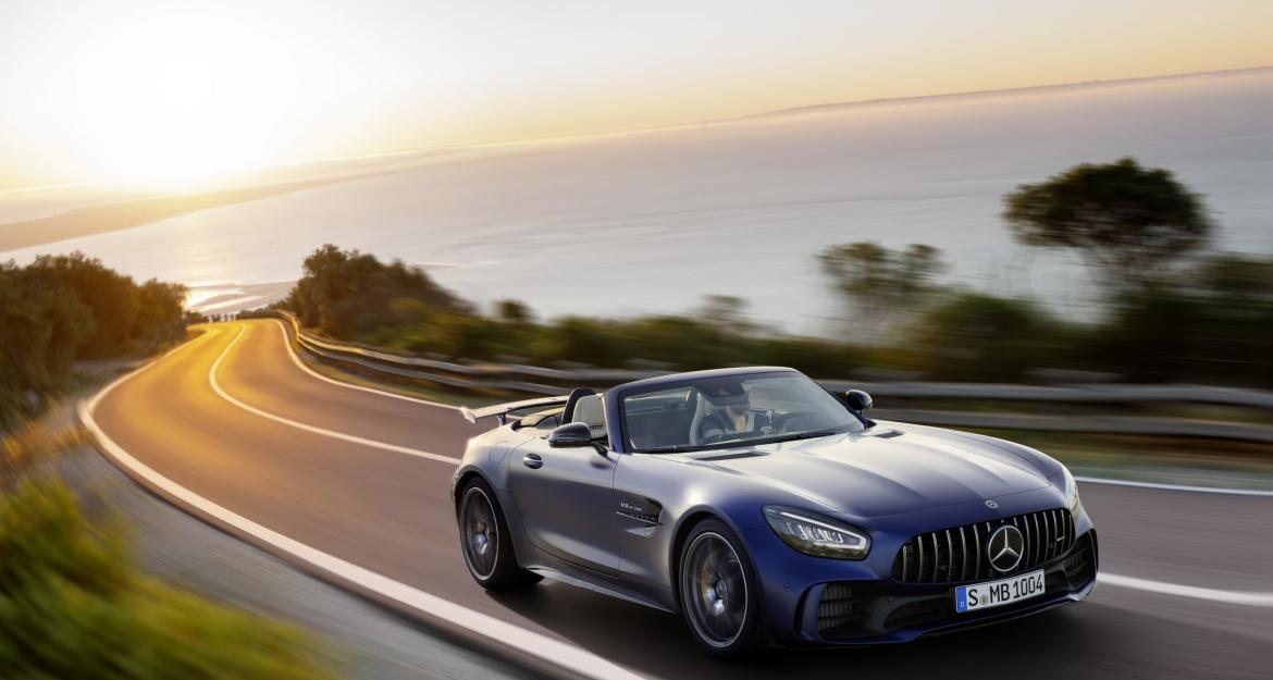 Αυτή είναι η συλλεκτική Mercedes-AMG GT R Roadster!