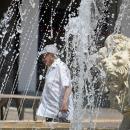 Υπ. Εργασίας: Έκτακτα μέτρα για τον καύσωνα - Υποχρεωτική παύση εργασιών σε υπαίθριες δραστηριότητες